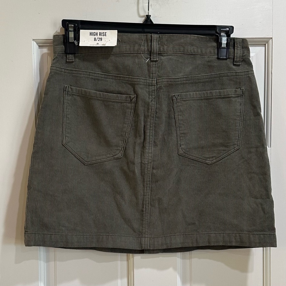NWT Kensie Olive Green Corduroy The Skirt High Rise Mini w/ Buttons Size 8 or 29 - Picture 5 of 6